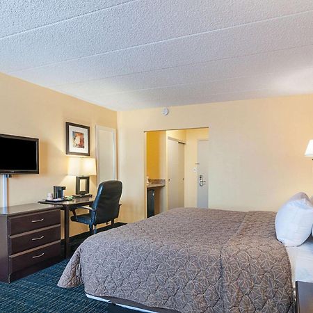 Rodeway Inn Meadowlands Secaucus Exterior photo